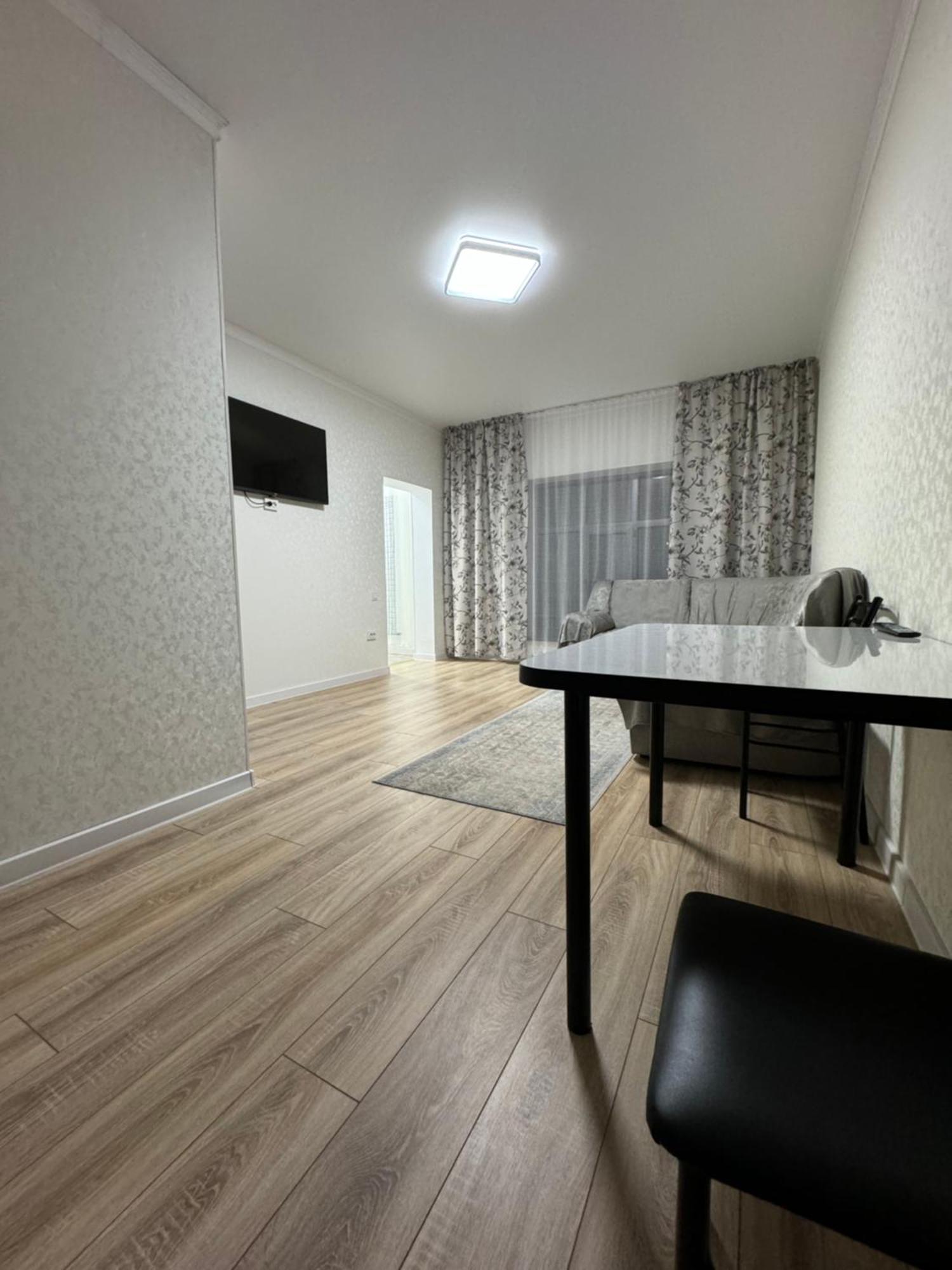 Алые Паруса Hotel Cholponata Buitenkant foto