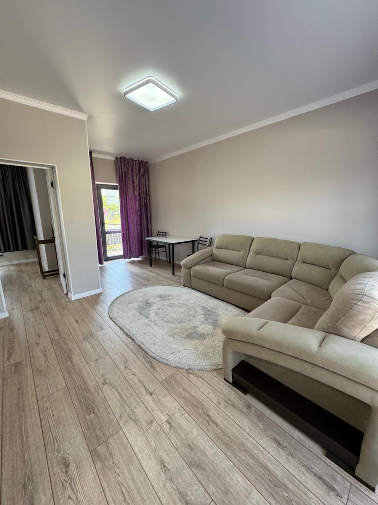 Алые Паруса Hotel Cholponata Buitenkant foto