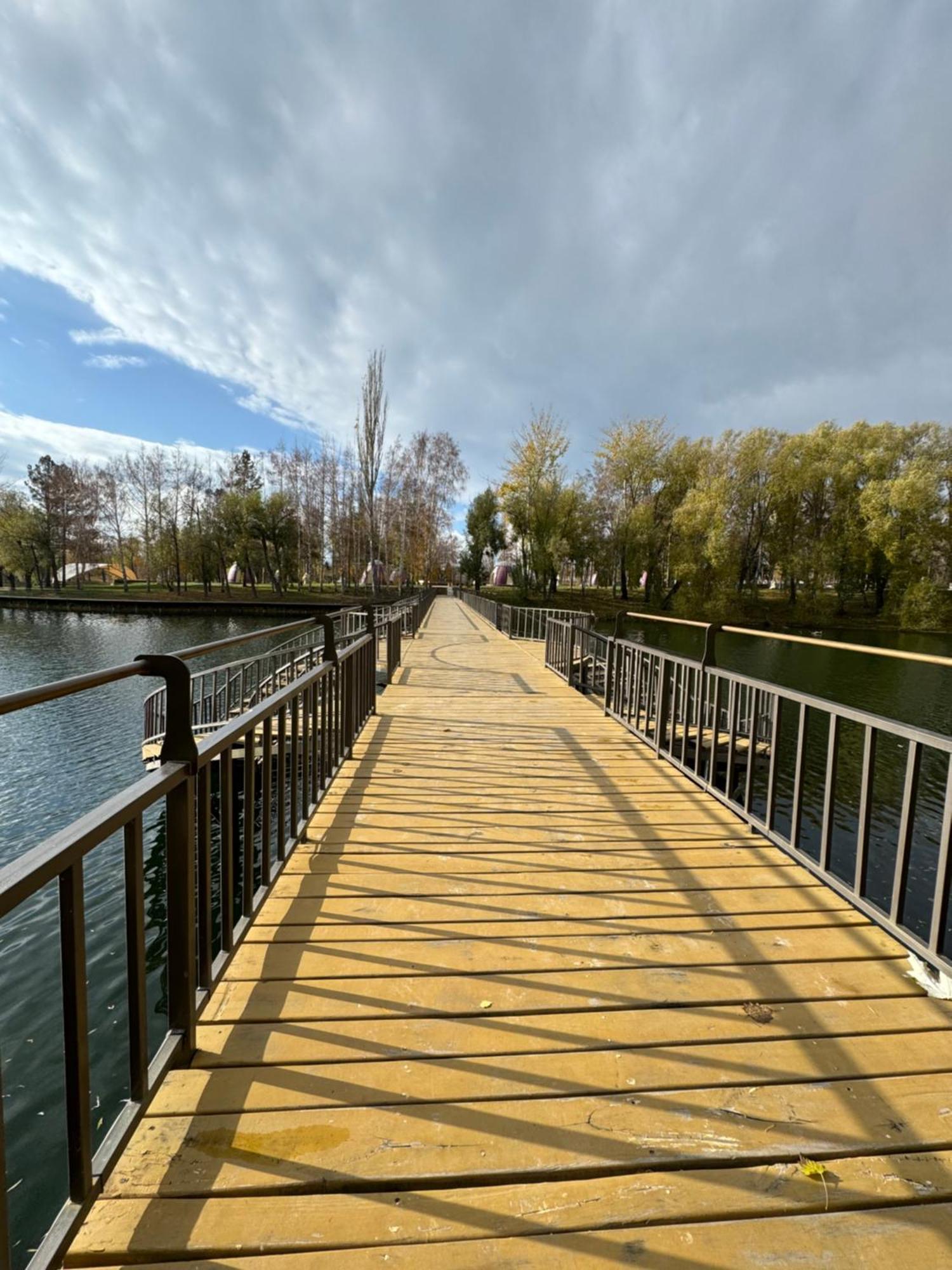 Алые Паруса Hotel Cholponata Buitenkant foto