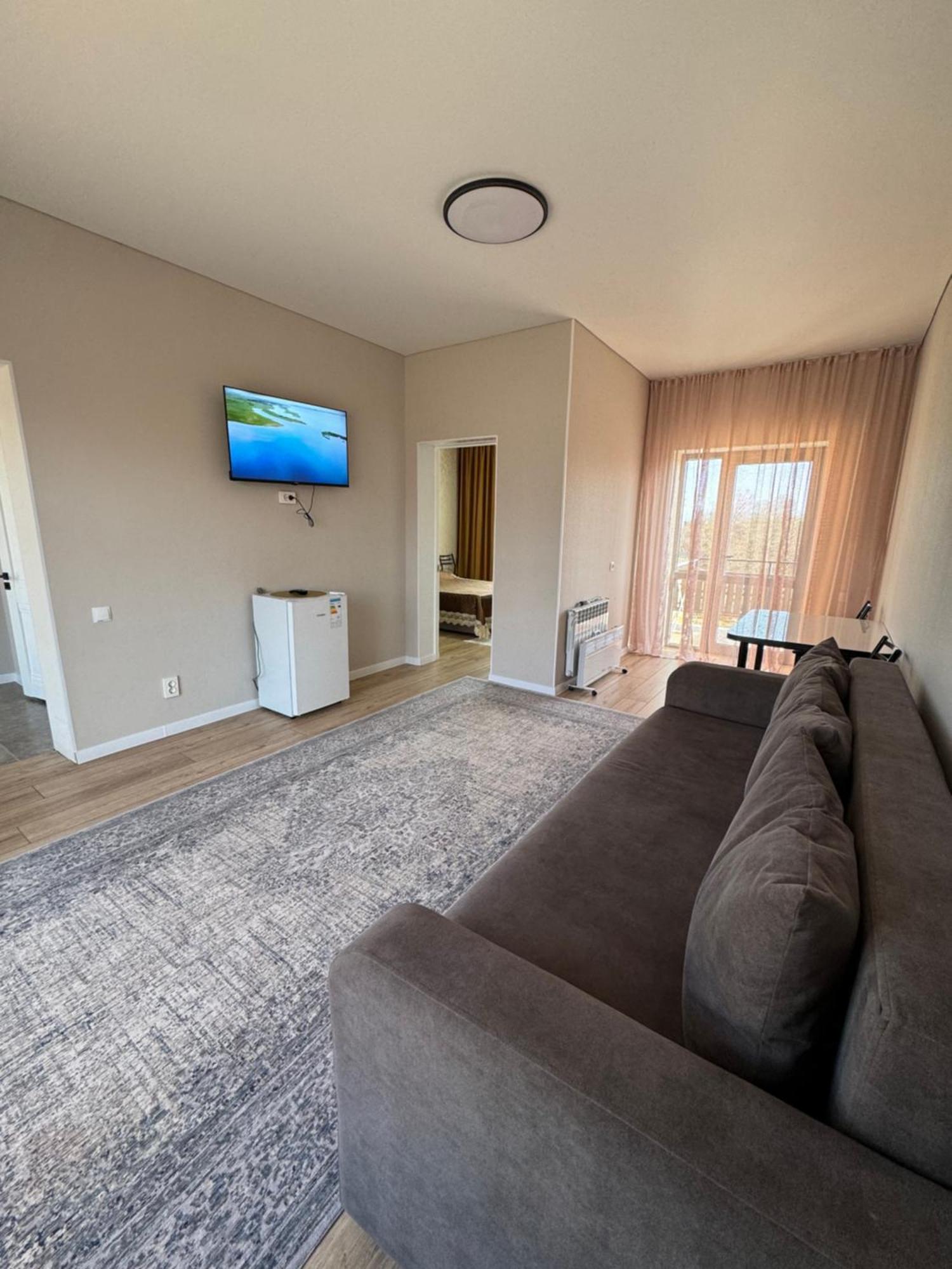 Алые Паруса Hotel Cholponata Buitenkant foto
